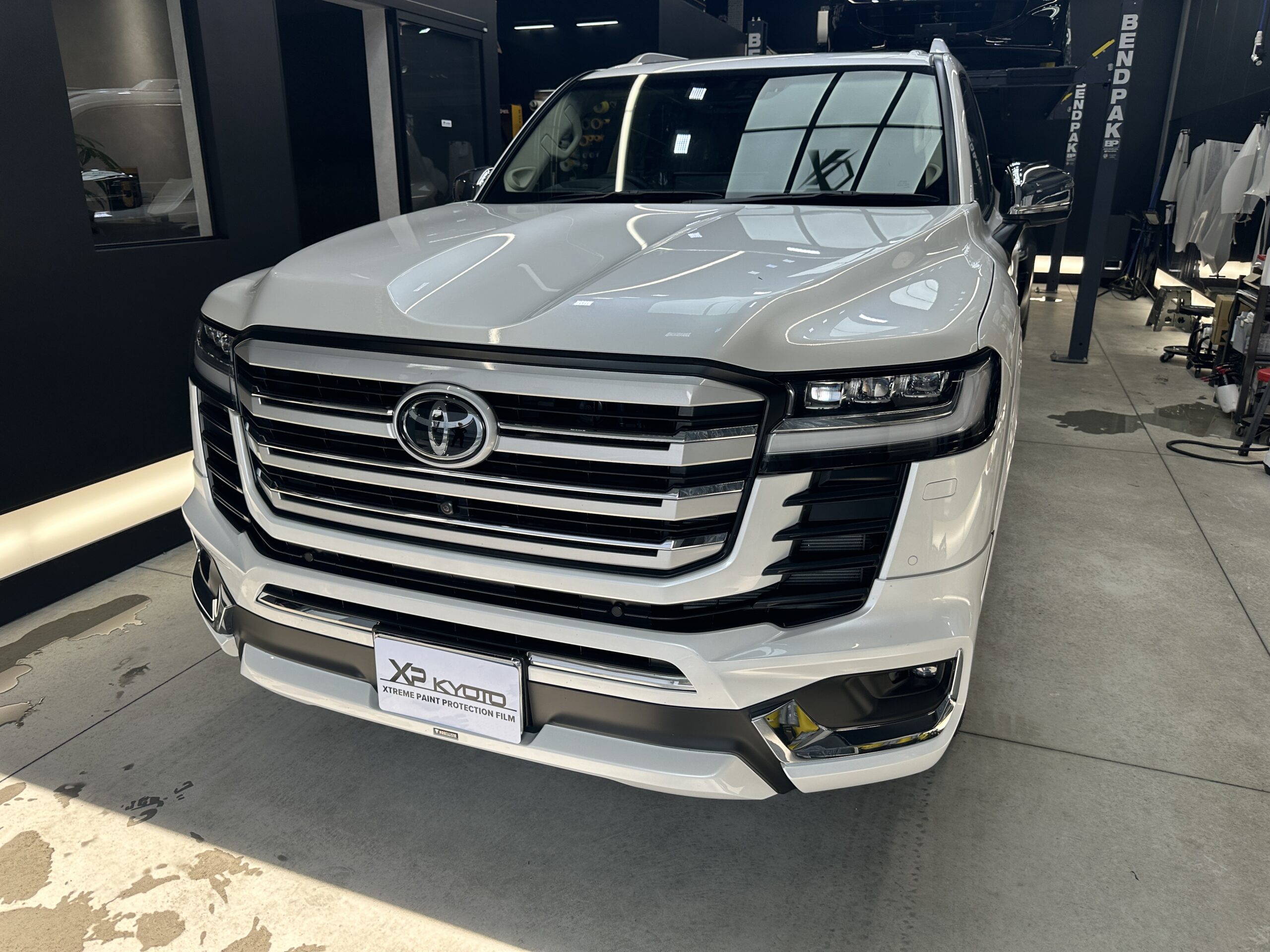 LAND CRUISER 300