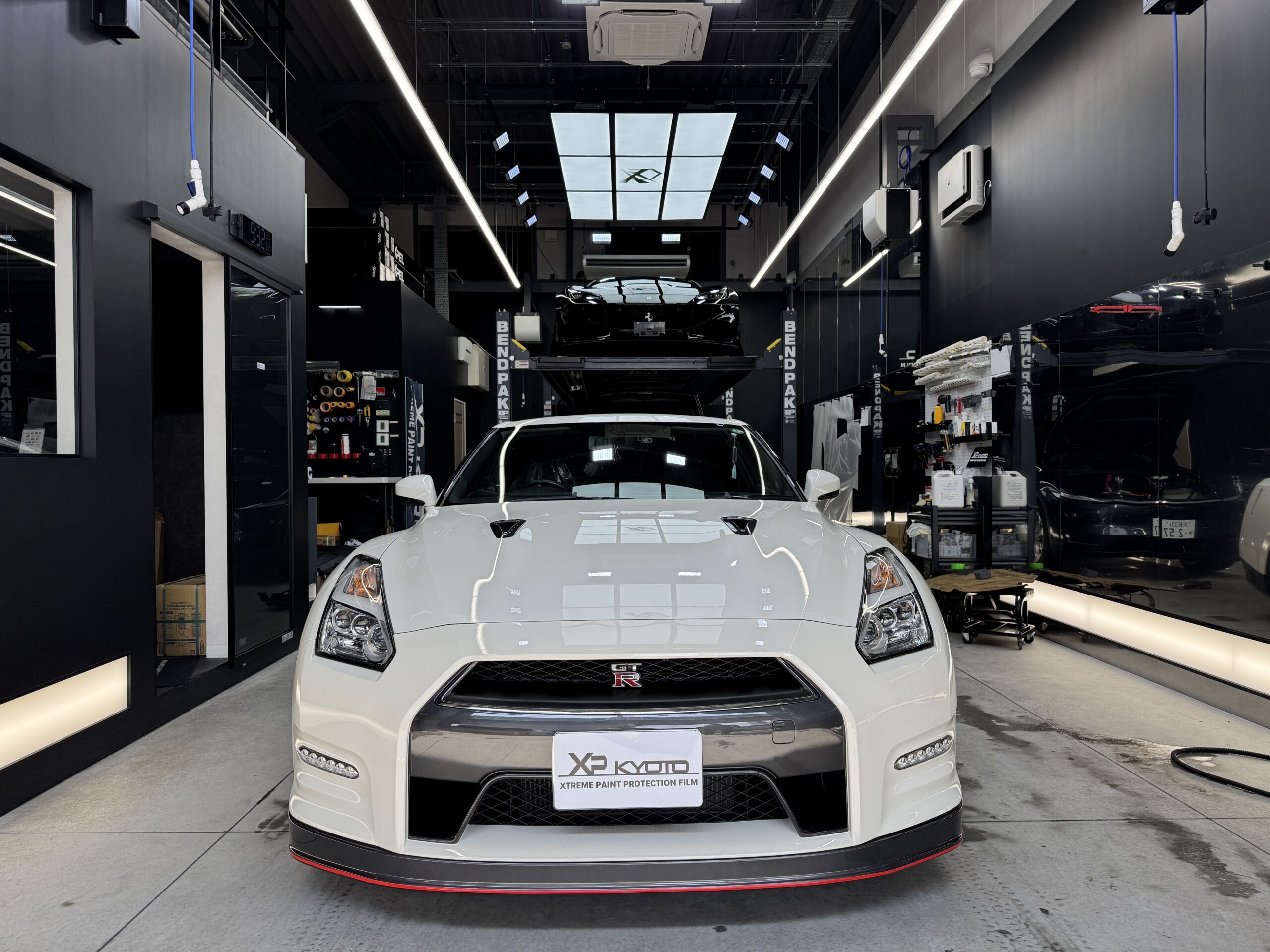 NISSAN-R35