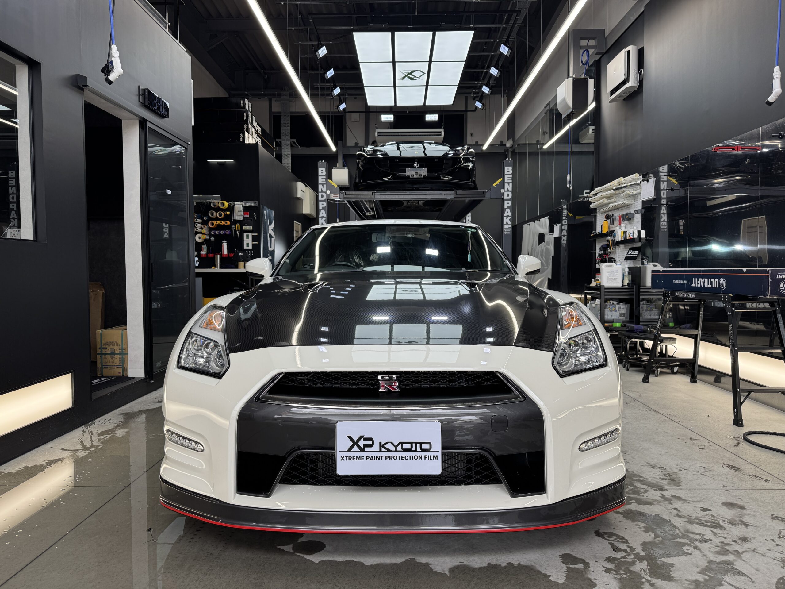NISSAN-R35