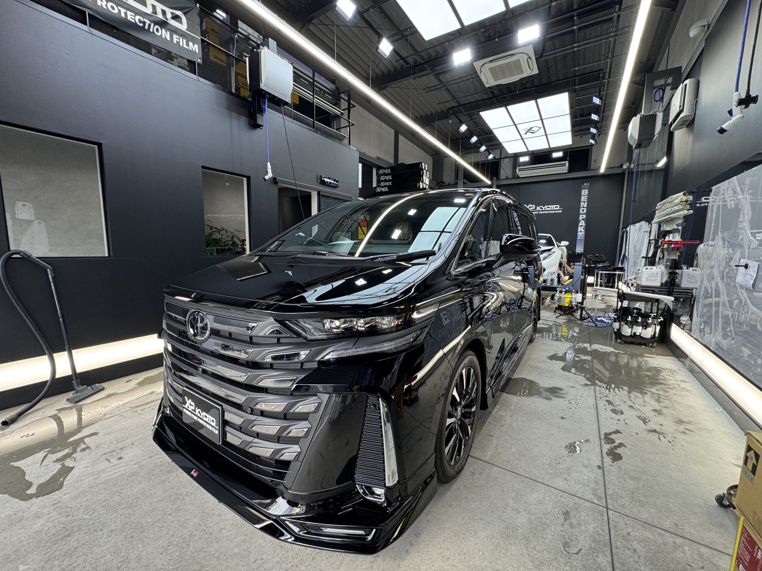 40 VELLFIRE