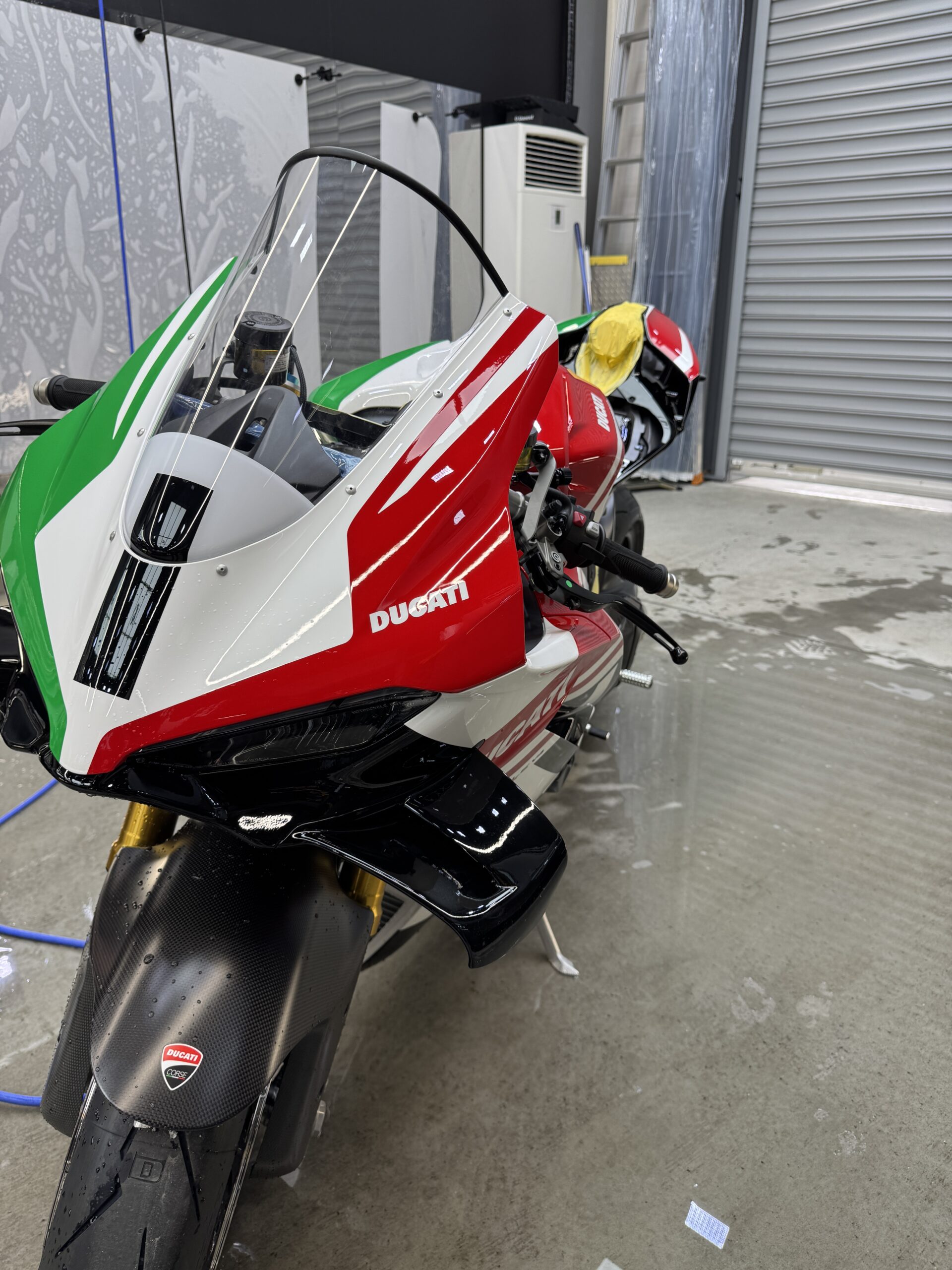 パニガーレV4トリコローレ